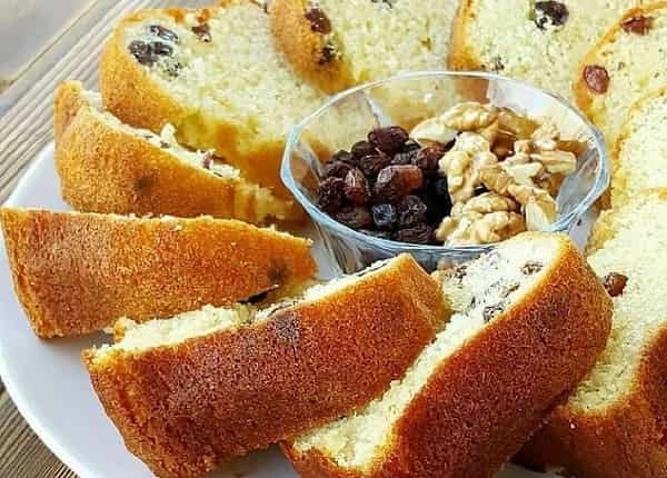 کیک ماست و کشمش 