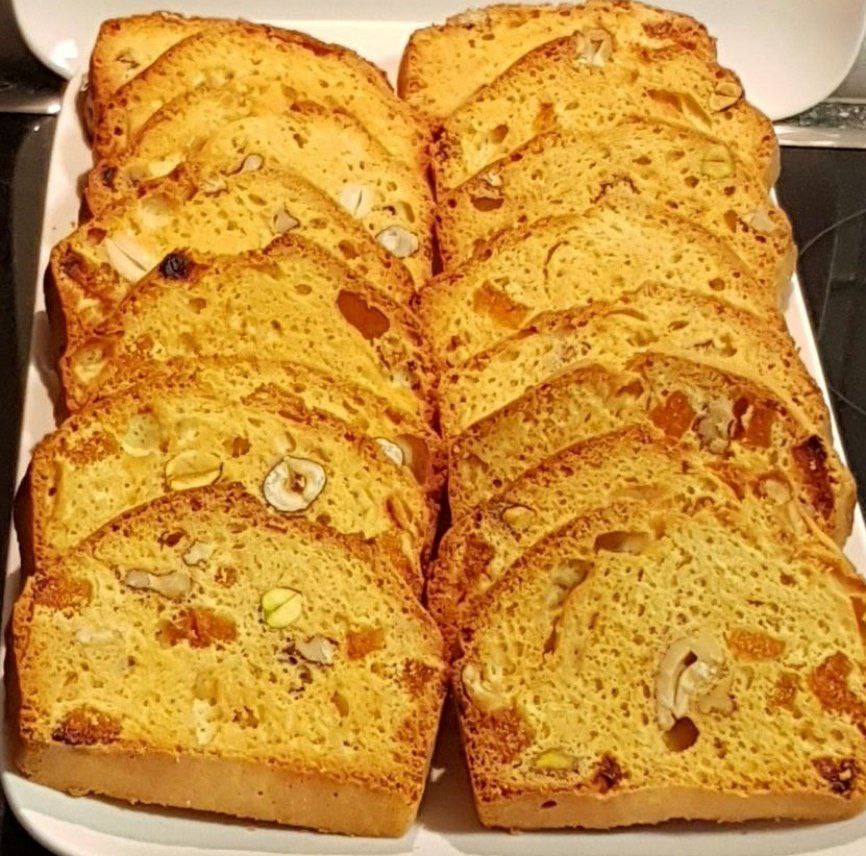 کیک بیسکاتی